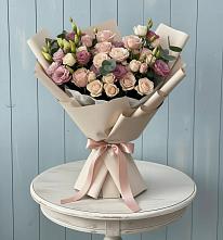 Букет цветов из:  Розы и Лизиантусы в Подгорной Краснодарского края