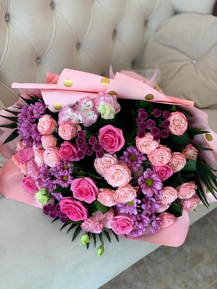 Букет цветов из: Хризантемы, Розы и Лизиантусы в Подгорной Краснодарского края