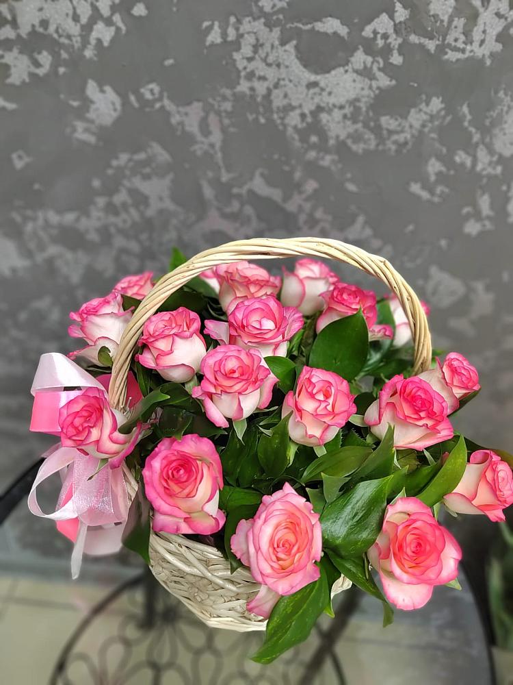 Цветочная композиция из Розы в корзине в Подгорной Краснодарского края