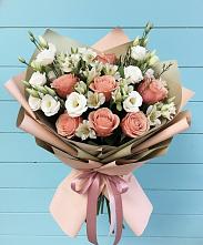 Букет цветов из:  Розы, Альстромерии и Лизиантусы в Подгорной Краснодарского края