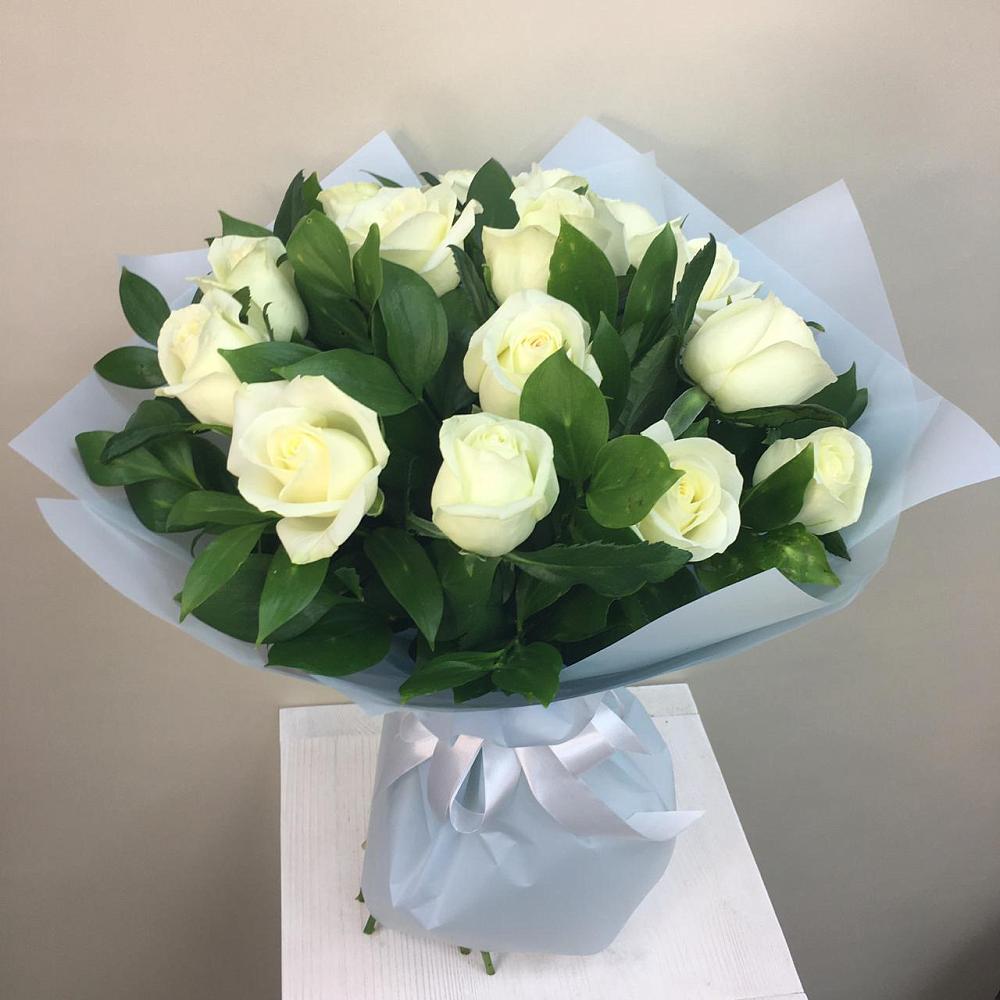 Букет 15 Белых роз Проуд в Подгорной Краснодарского края