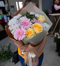 Букет цветов из:  Герберы, Розы и Хризантемы в Подгорной Краснодарского края