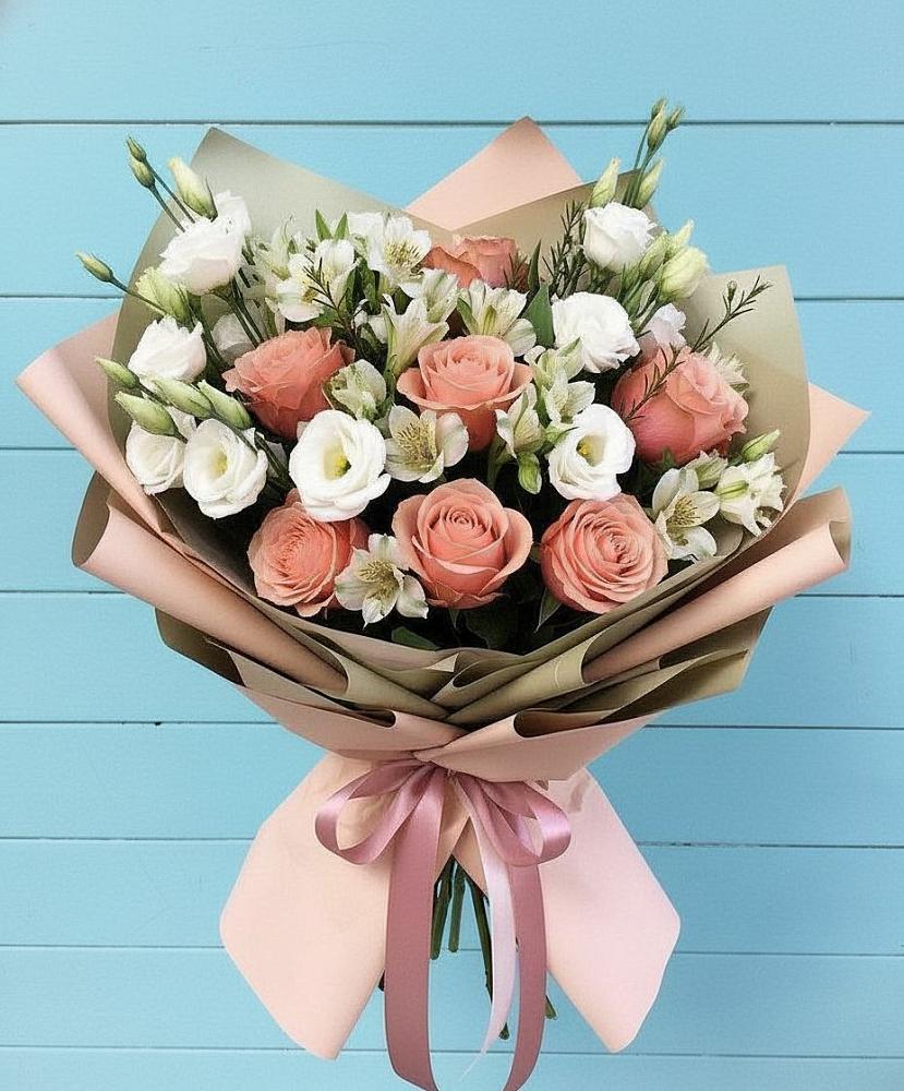 Букет цветов из: Розы, Альстромерии и Лизиантусы в Подгорной Краснодарского края