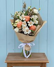Букет цветов из:  Альстромерии, Лизиантусы, Розы и Хризантемы в Подгорной Краснодарского края
