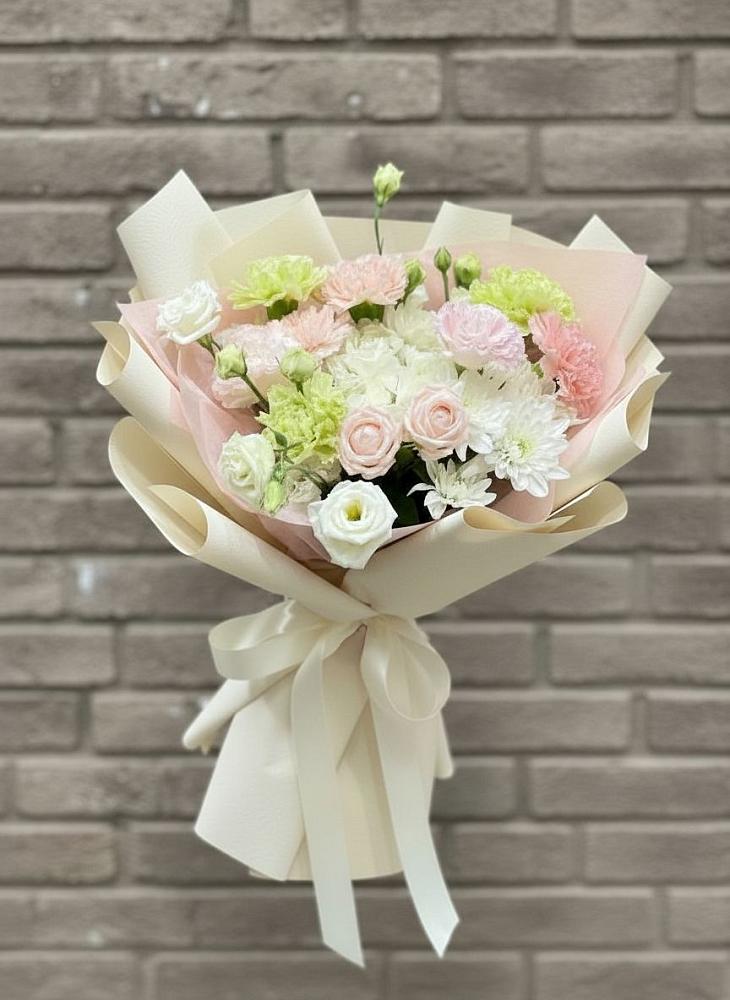 Букет цветов из: Гвоздики, Розы, Лизиантусы и Хризантемы в Подгорной Краснодарского края