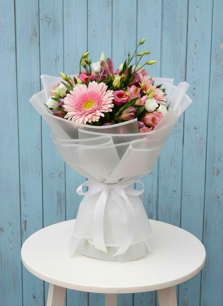 Букет цветов из: Герберы, Альстромерии и Лизиантусы в Подгорной Краснодарского края