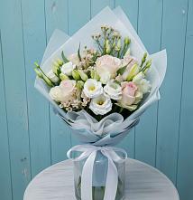 Букет цветов из:  Розы и Лизиантусы в Подгорной Краснодарского края