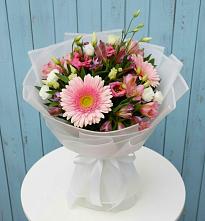 Букет цветов из:  Герберы, Альстромерии и Лизиантусы в Подгорной Краснодарского края