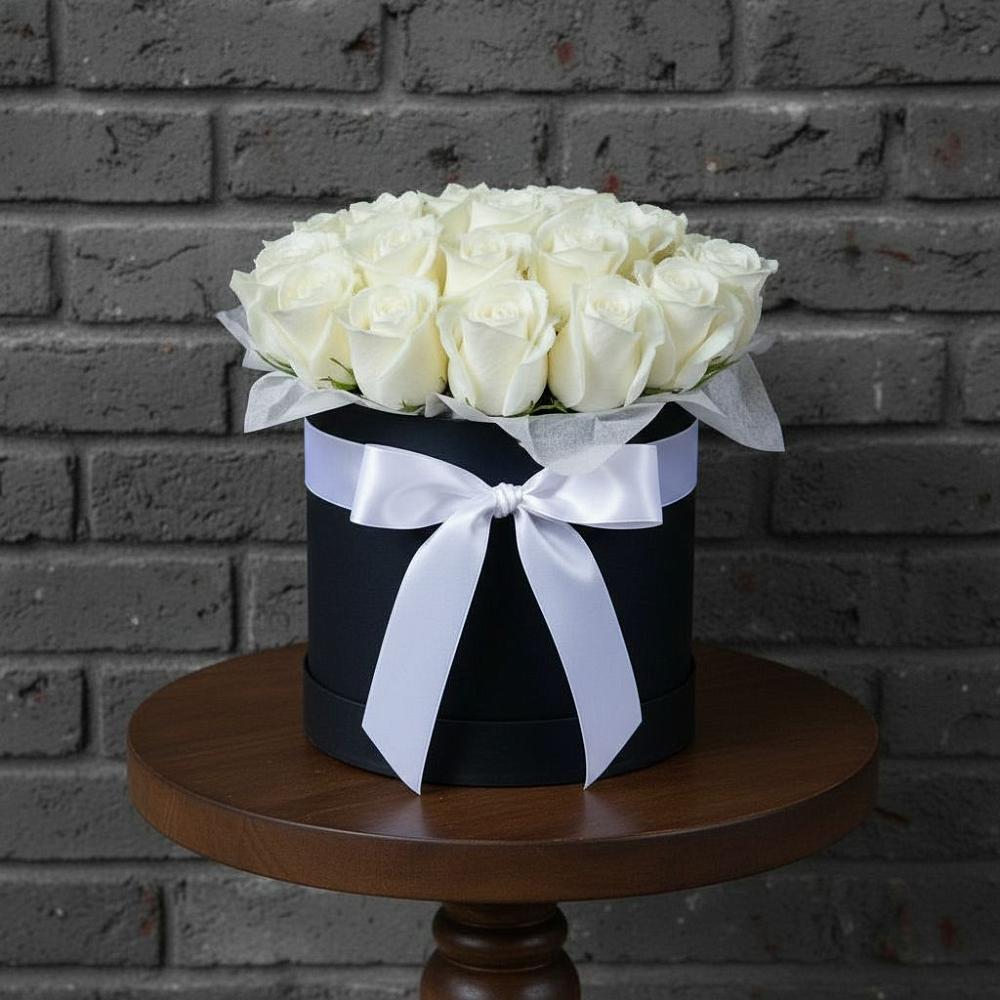 Цветочная композиция из Розы в шляпной коробке в Подгорной Краснодарского края