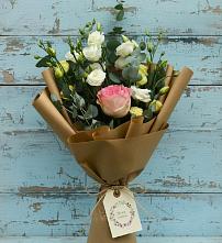 Букет цветов из:  Розы и Лизиантусы в Подгорной Краснодарского края