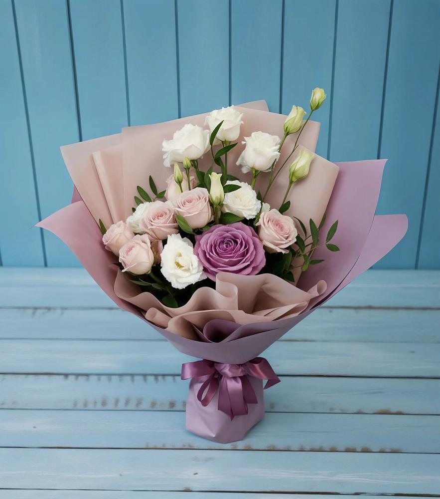 Букет цветов из: Розы и Лизиантусы в Подгорной Краснодарского края